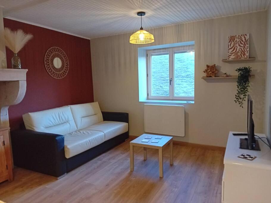 Petite Maison En Pierre Au Calme Avec Exterieur Montbellet ภายนอก รูปภาพ
