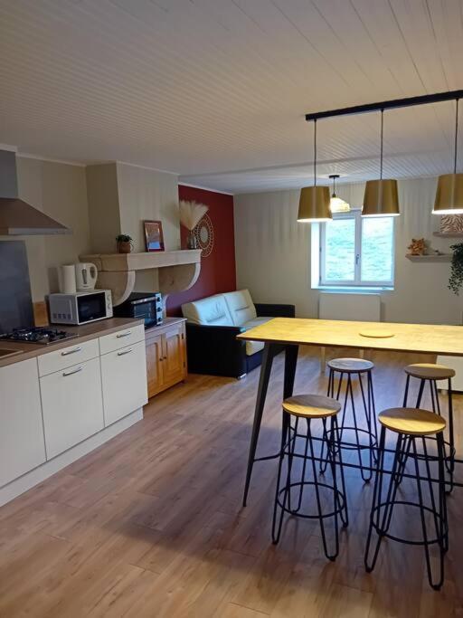 Petite Maison En Pierre Au Calme Avec Exterieur Montbellet ภายนอก รูปภาพ