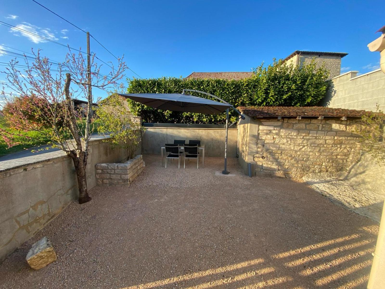 Petite Maison En Pierre Au Calme Avec Exterieur Montbellet ภายนอก รูปภาพ