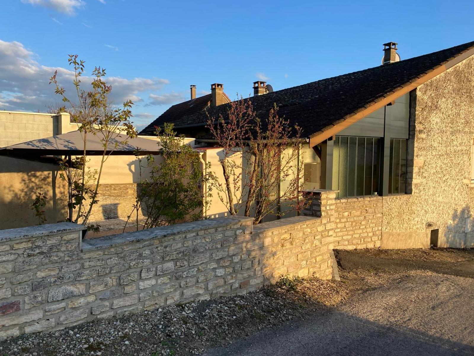 Petite Maison En Pierre Au Calme Avec Exterieur Montbellet ภายนอก รูปภาพ
